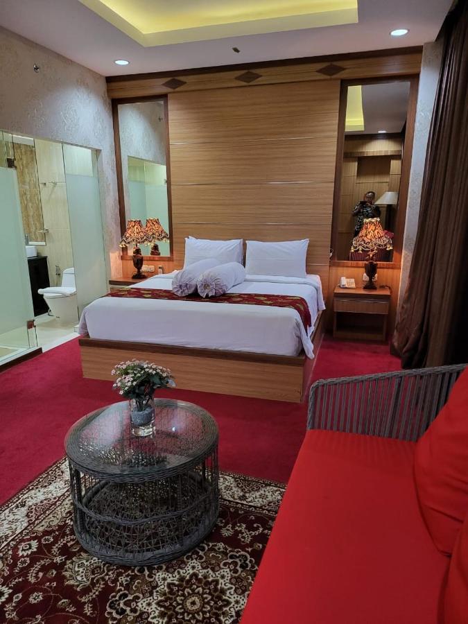 Grand Buana Lestari Hotel 巴东 外观 照片