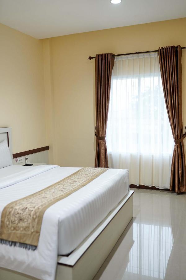Grand Buana Lestari Hotel 巴东 外观 照片
