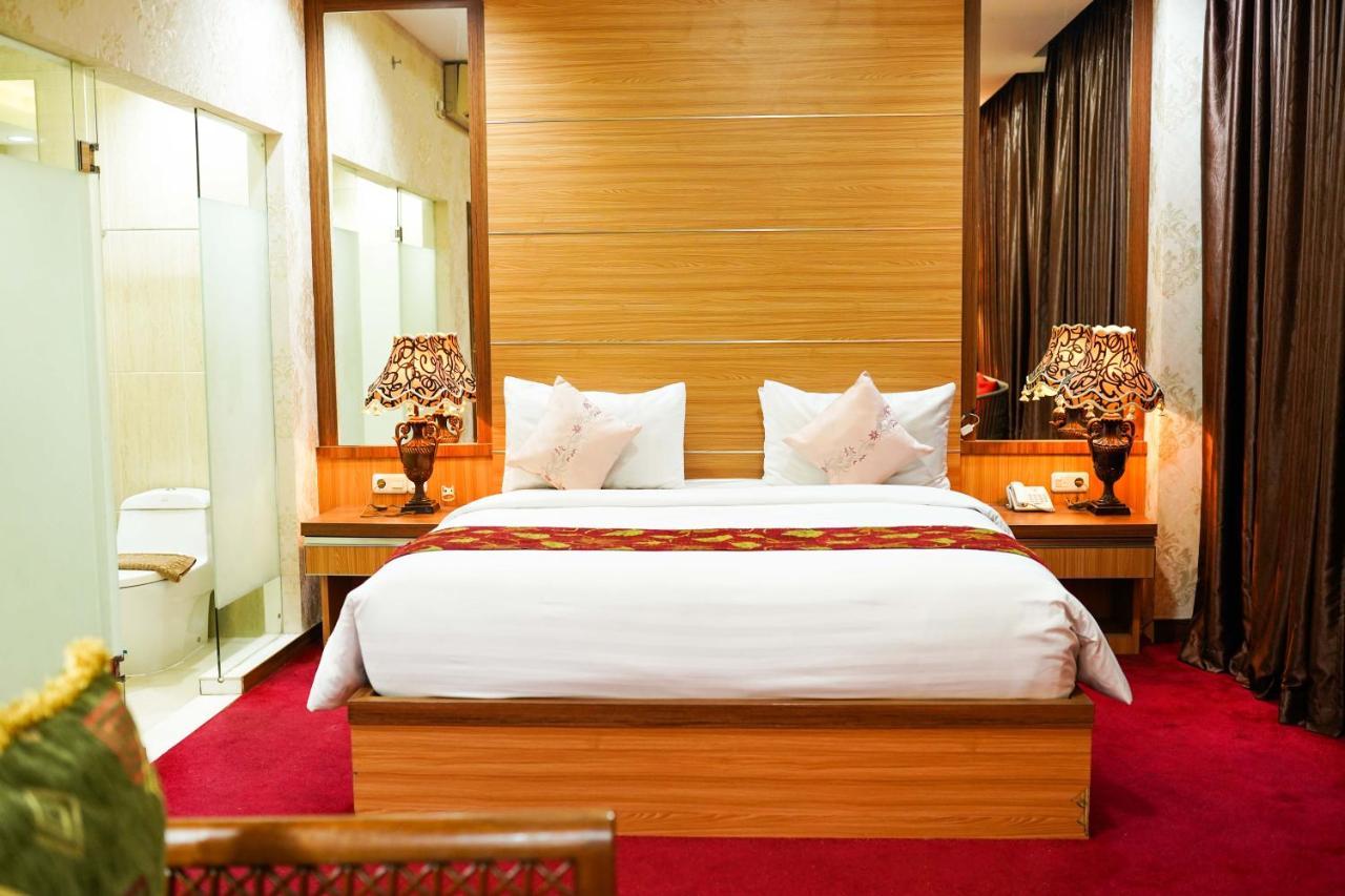 Grand Buana Lestari Hotel 巴东 外观 照片